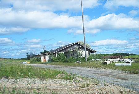 Sundowner Drive-In Theatre - Snackbar June 2003 (newer photo)